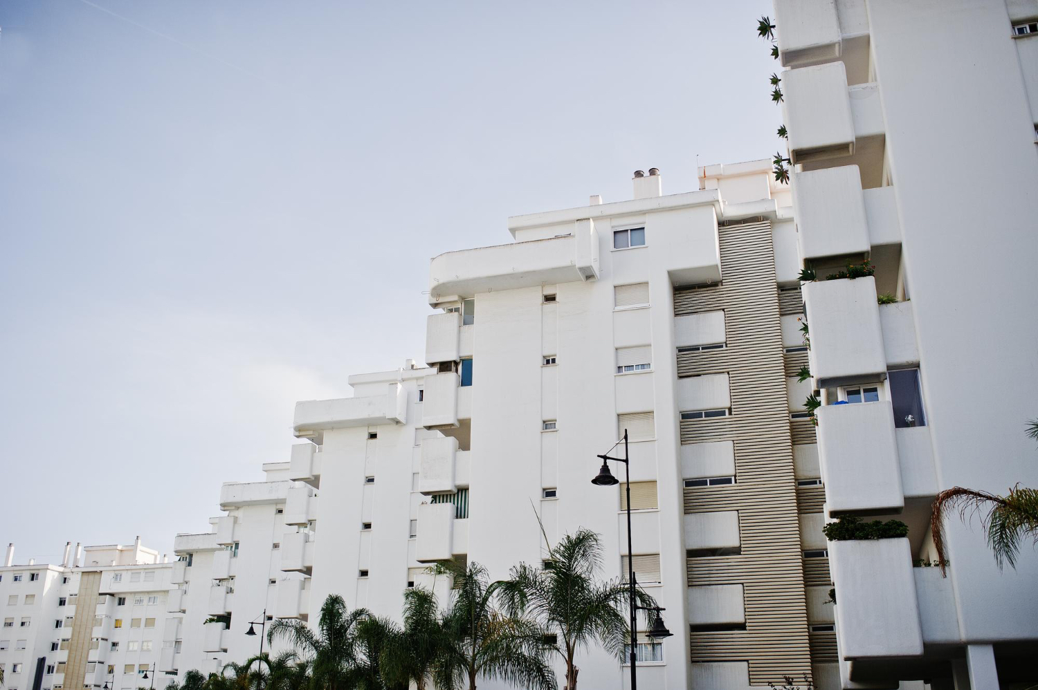 Invertir en vivienda en zonas turísticas sin alimentar la especulación: qué tener en cuenta